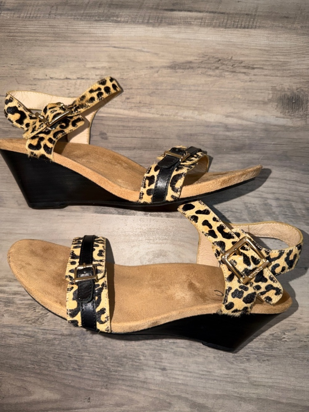 Vionic women 8 wedge sandal shoe laurie Leopard cheetah Print